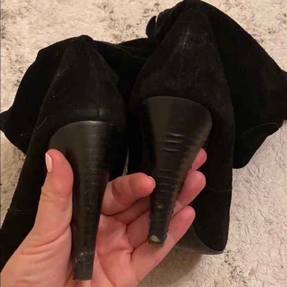 Suede black boots. Practically new. - Picture 3 of 4